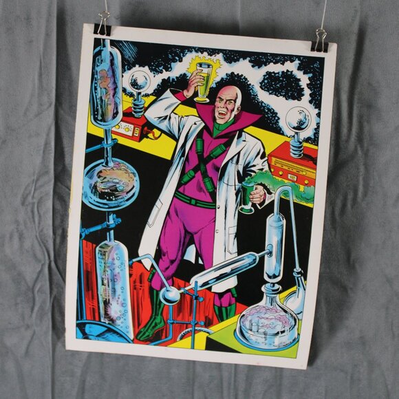 Vintage DC Poster - Lex Luthor 1978 DC Poster Book - Paper Poster - Picture 1 of 3